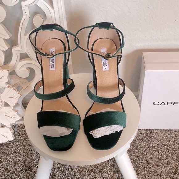 BRAND NEW IN BOX. Emerald green Velvet, nonslip base, leather insole 4 inch! - Picture 8 of 13